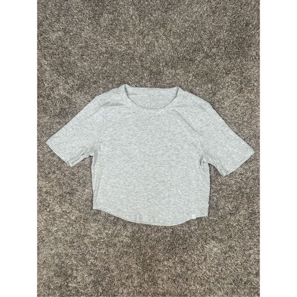 Lululemon Hold Tight Cropped T-Shirt Heathered Core Ultra Light Grey Size 6 - Picture 2 of 7